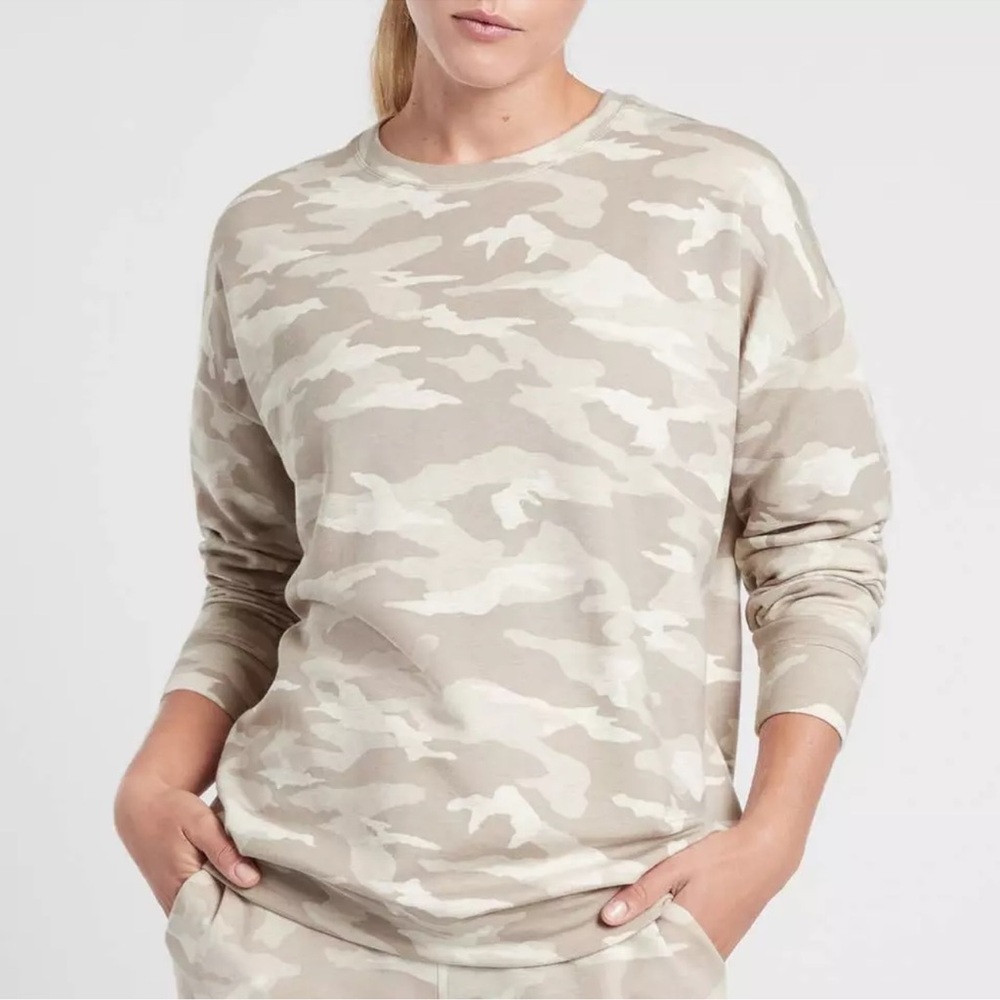 Athleta Studio To Street Camo Crewneck
Sweatshirt